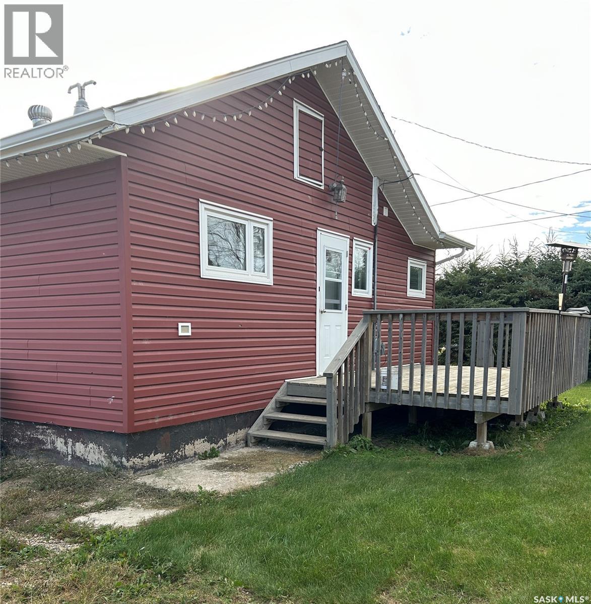 102 2nd Avenue N, Lintlaw, Saskatchewan  S0A 2H0 - Photo 3 - SK020367
