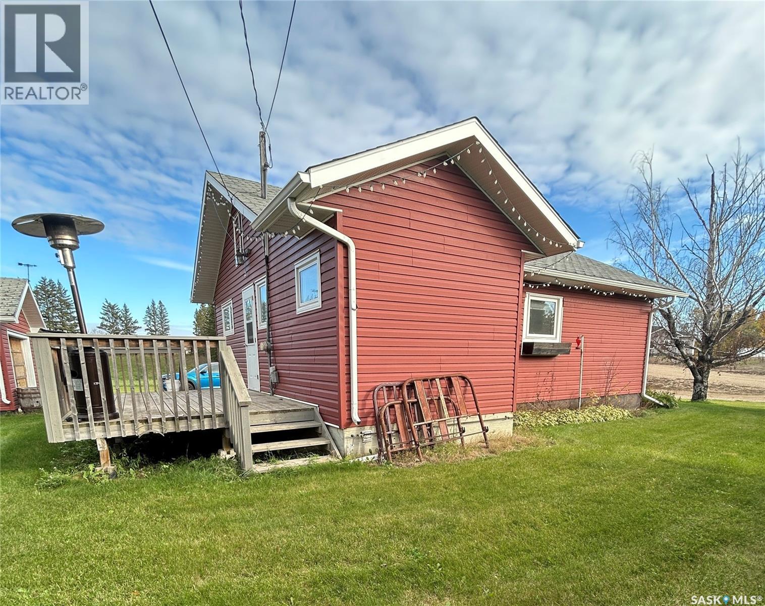 102 2nd Avenue N, Lintlaw, Saskatchewan  S0A 2H0 - Photo 4 - SK020367