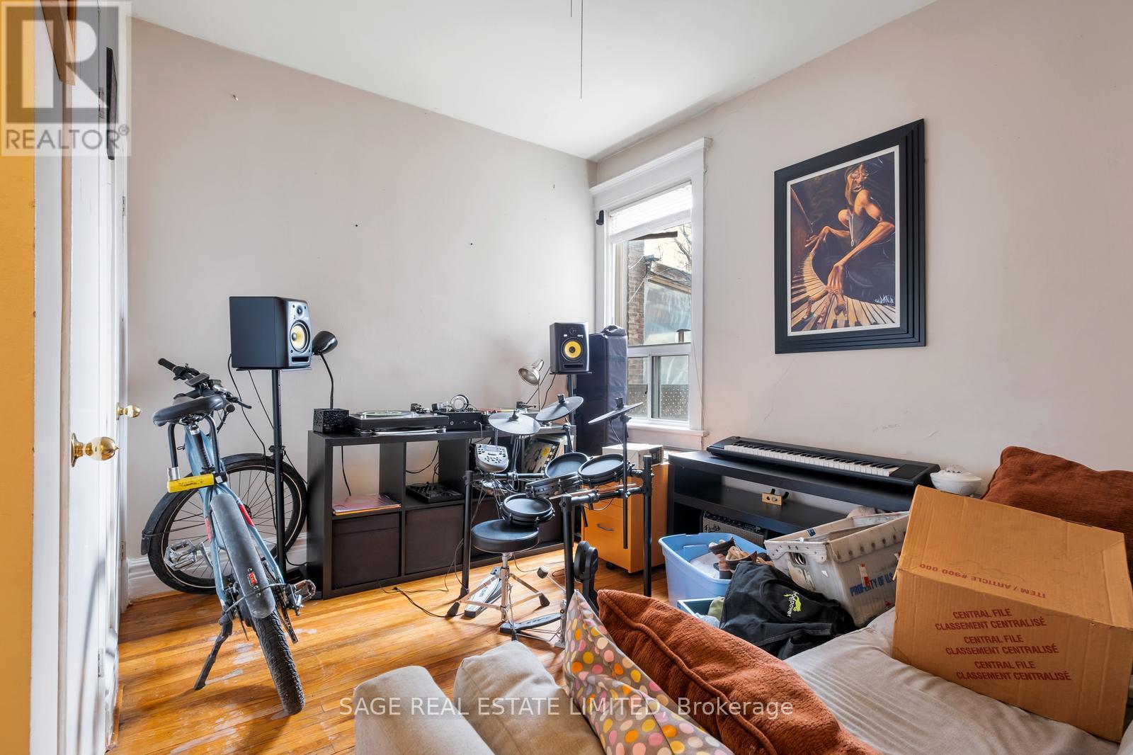 629 Ossington Avenue, Toronto, Ontario  M6G 3T6 - Photo 7 - C12420954