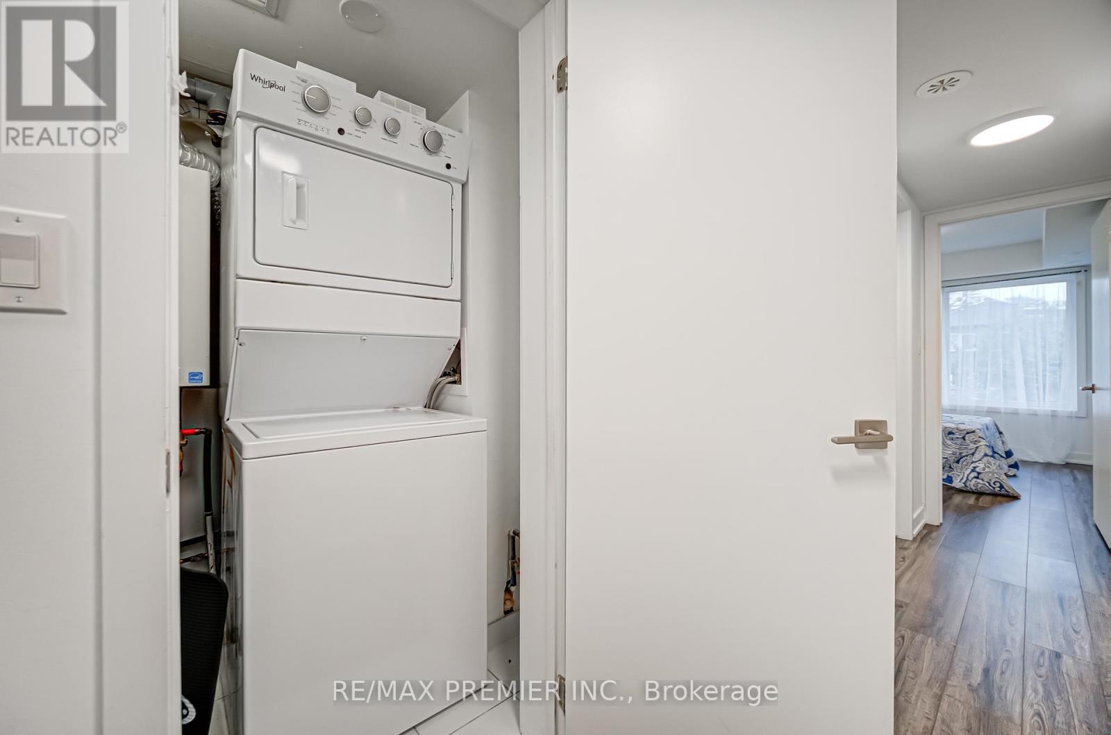 8 - 1479 O'connor Drive, Toronto, Ontario  M4B 0A7 - Photo 31 - E12414424