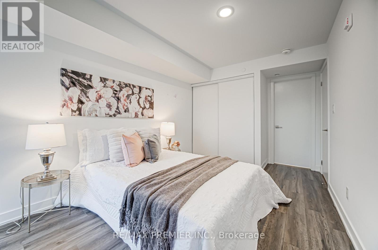 8 - 1479 O'connor Drive, Toronto, Ontario  M4B 0A7 - Photo 39 - E12414424