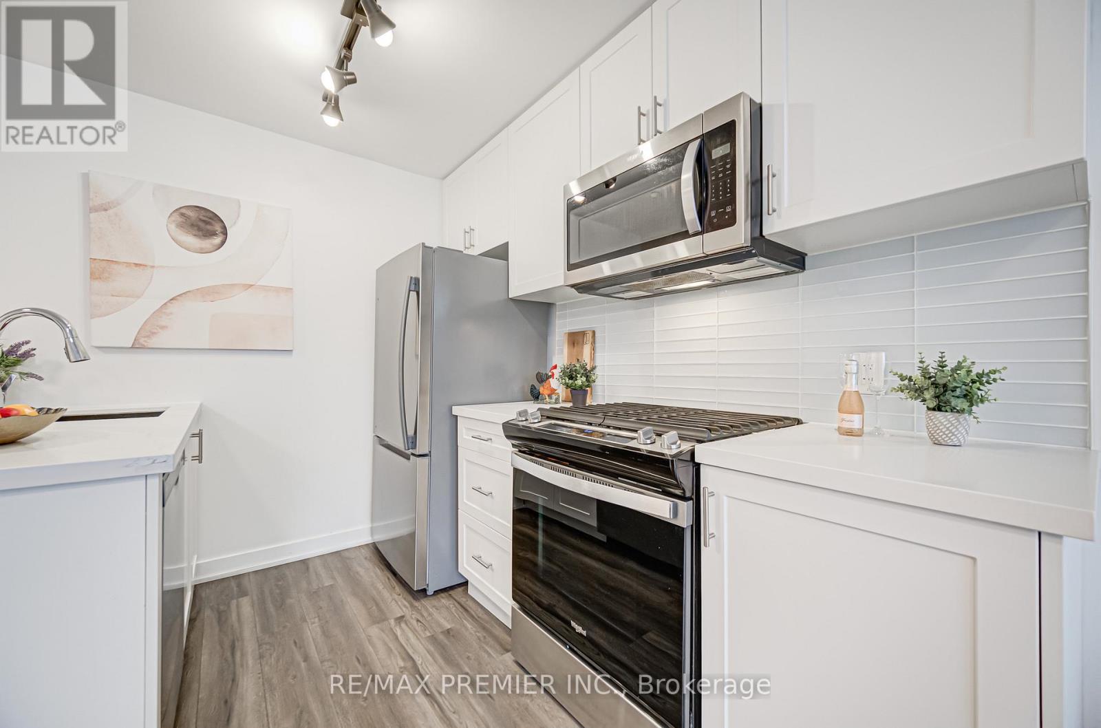 8 - 1479 O'connor Drive, Toronto, Ontario  M4B 0A7 - Photo 18 - E12414424