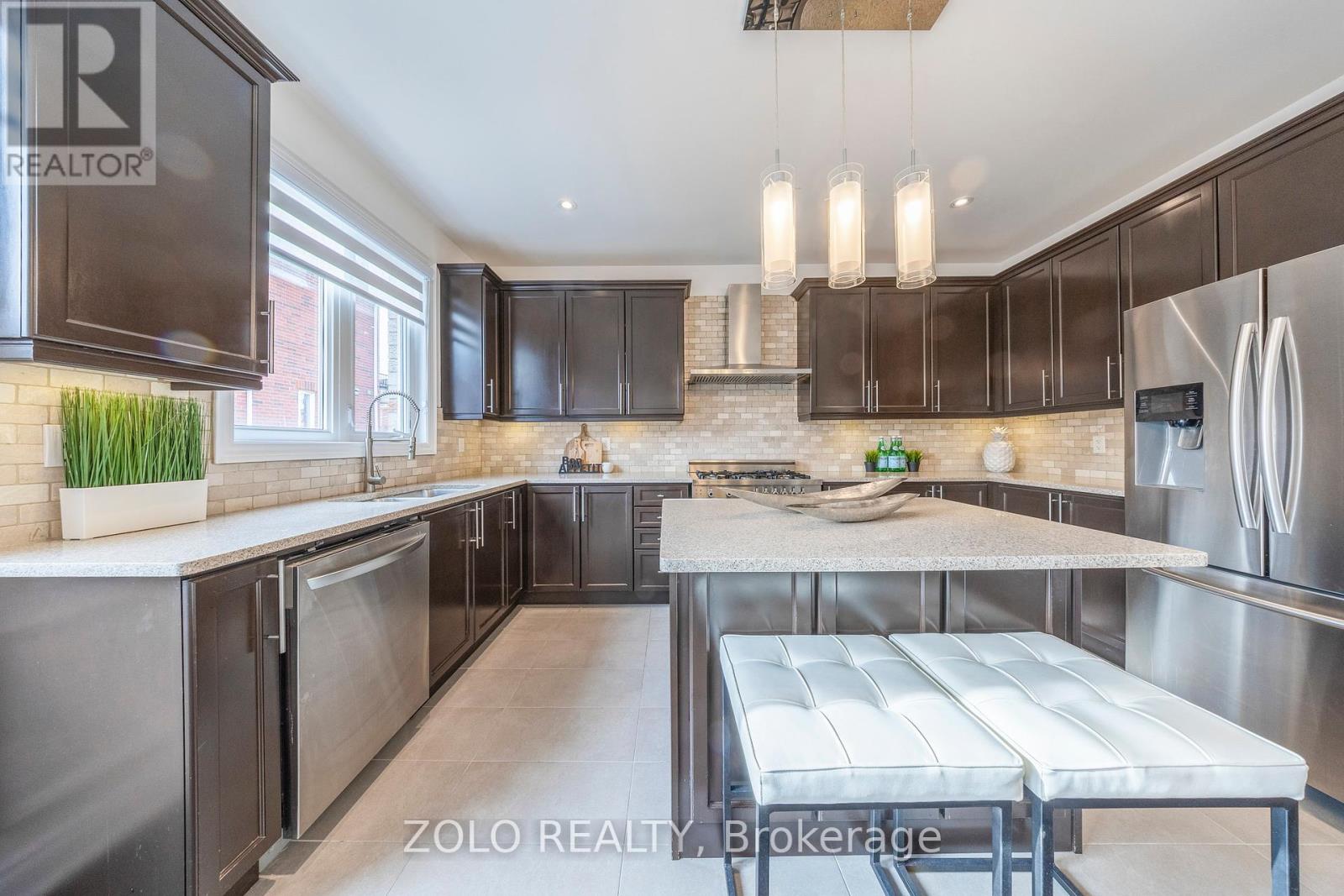 11 John Davis Gate, Whitchurch-Stouffville, Ontario  L4A 1V5 - Photo 15 - N12451155