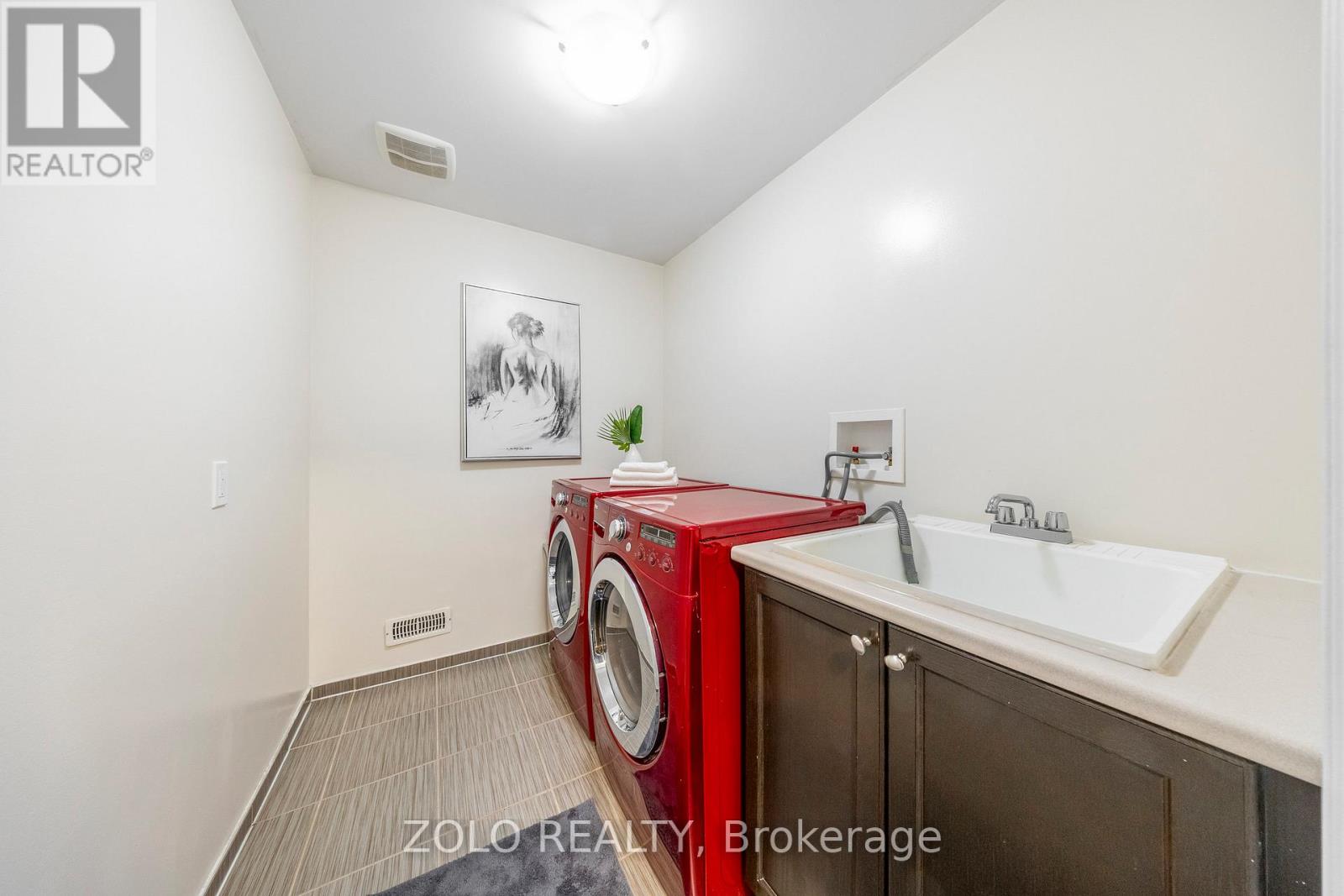 11 John Davis Gate, Whitchurch-Stouffville, Ontario  L4A 1V5 - Photo 27 - N12451155