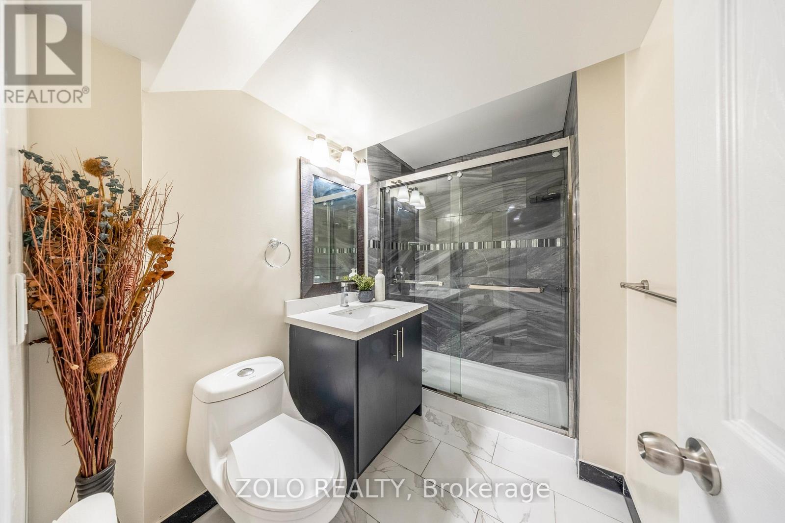 11 John Davis Gate, Whitchurch-Stouffville, Ontario  L4A 1V5 - Photo 33 - N12451155
