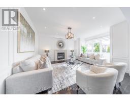 11 JOHN DAVIS GATE, Whitchurch-Stouffville, Ontario