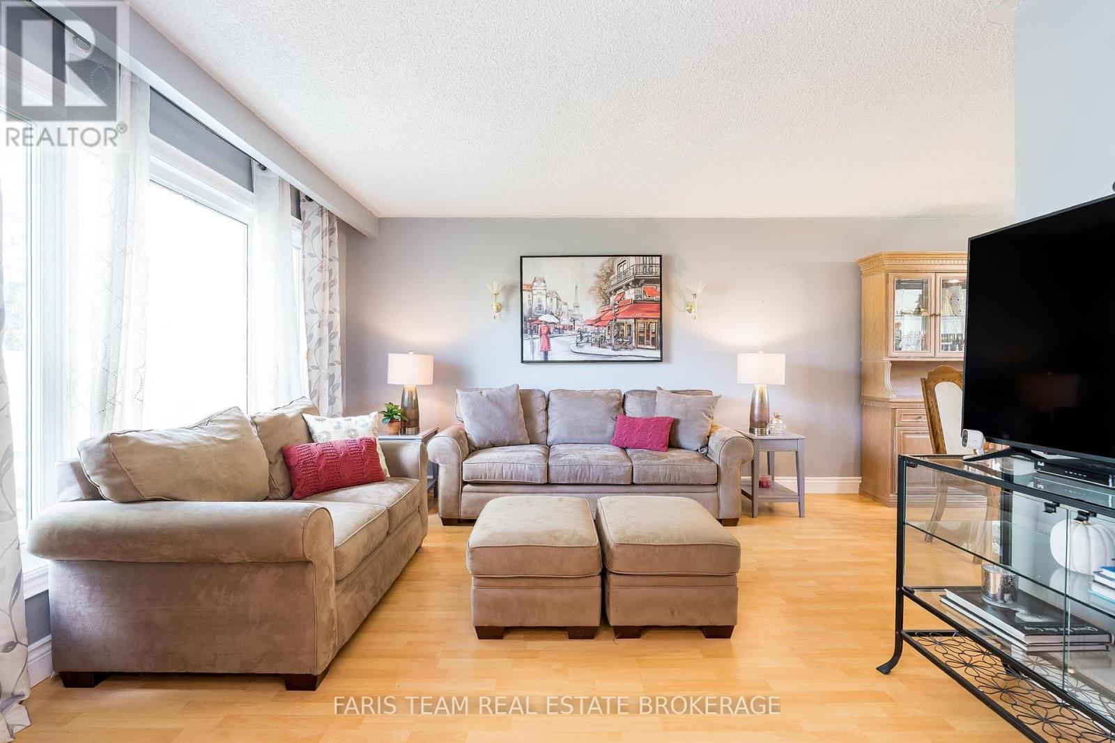 29 Jamieson Drive, Adjala-Tosorontio, Ontario  L0N 1R0 - Photo 12 - N12451195