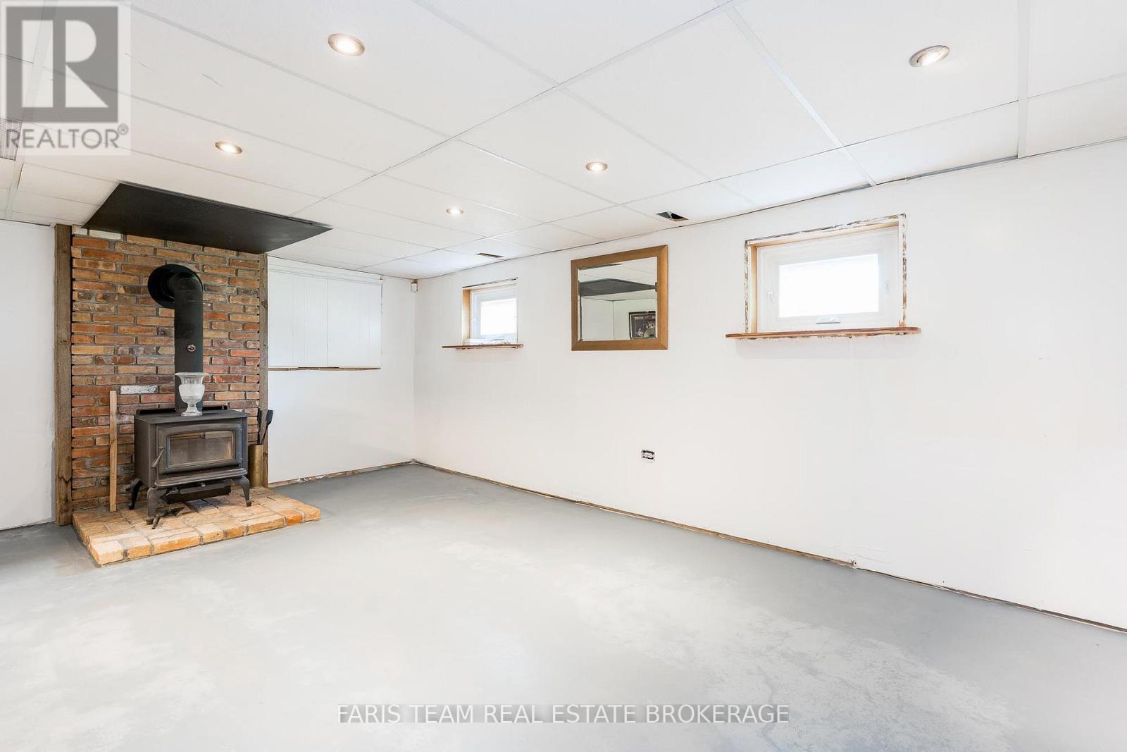 29 Jamieson Drive, Adjala-Tosorontio, Ontario  L0N 1R0 - Photo 19 - N12451195