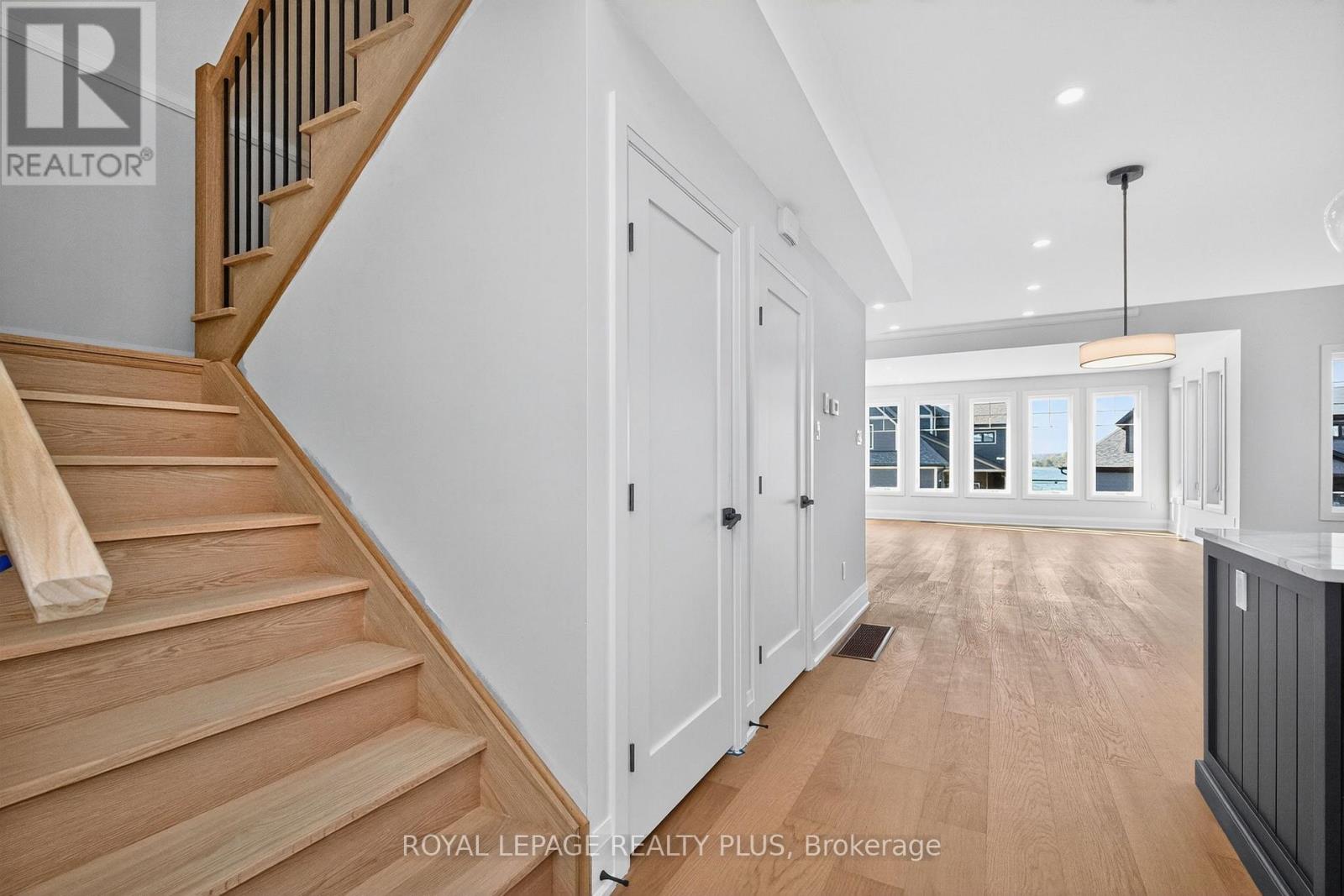 10 Magazine Street, Penetanguishene, Ontario  L9M 0W6 - Photo 20 - S12451202