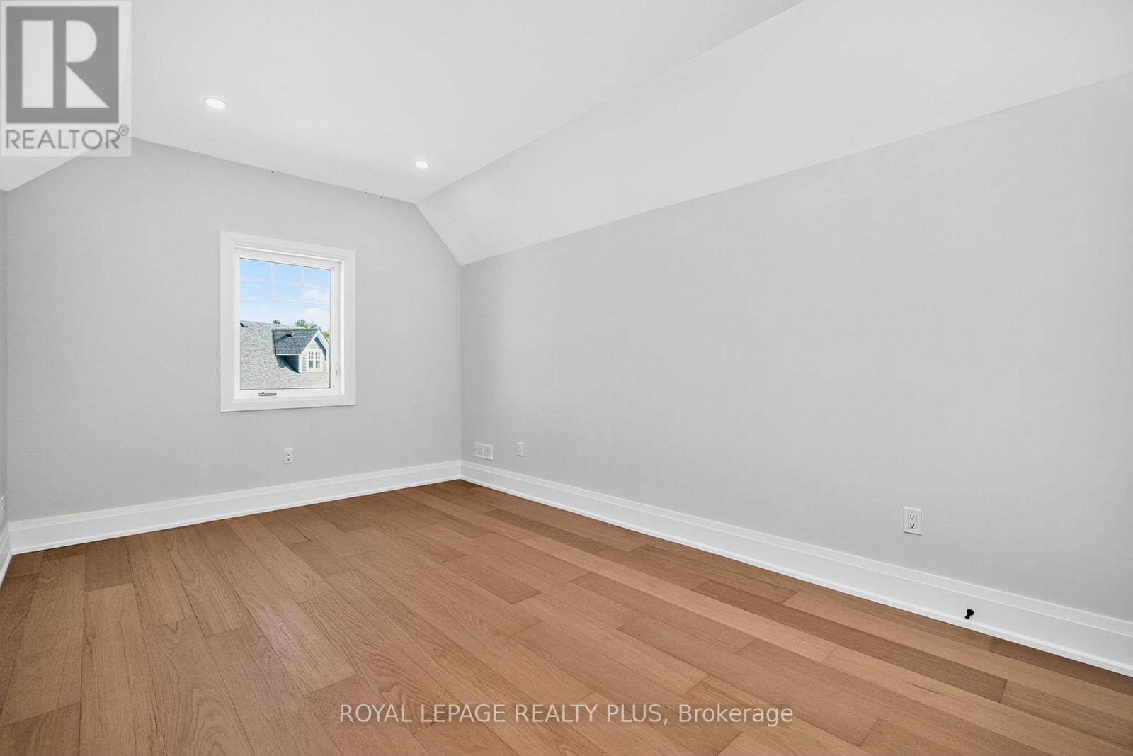 10 Magazine Street, Penetanguishene, Ontario  L9M 0W6 - Photo 26 - S12451202