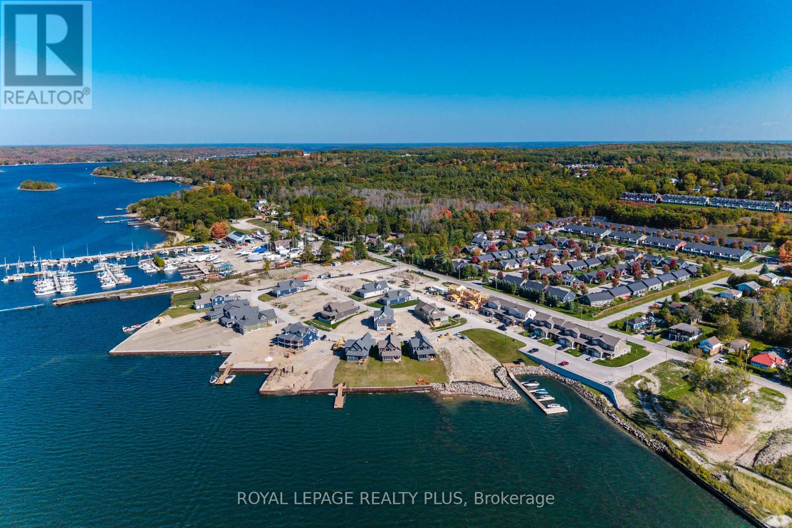 10 Magazine Street, Penetanguishene, Ontario  L9M 0W6 - Photo 4 - S12451202
