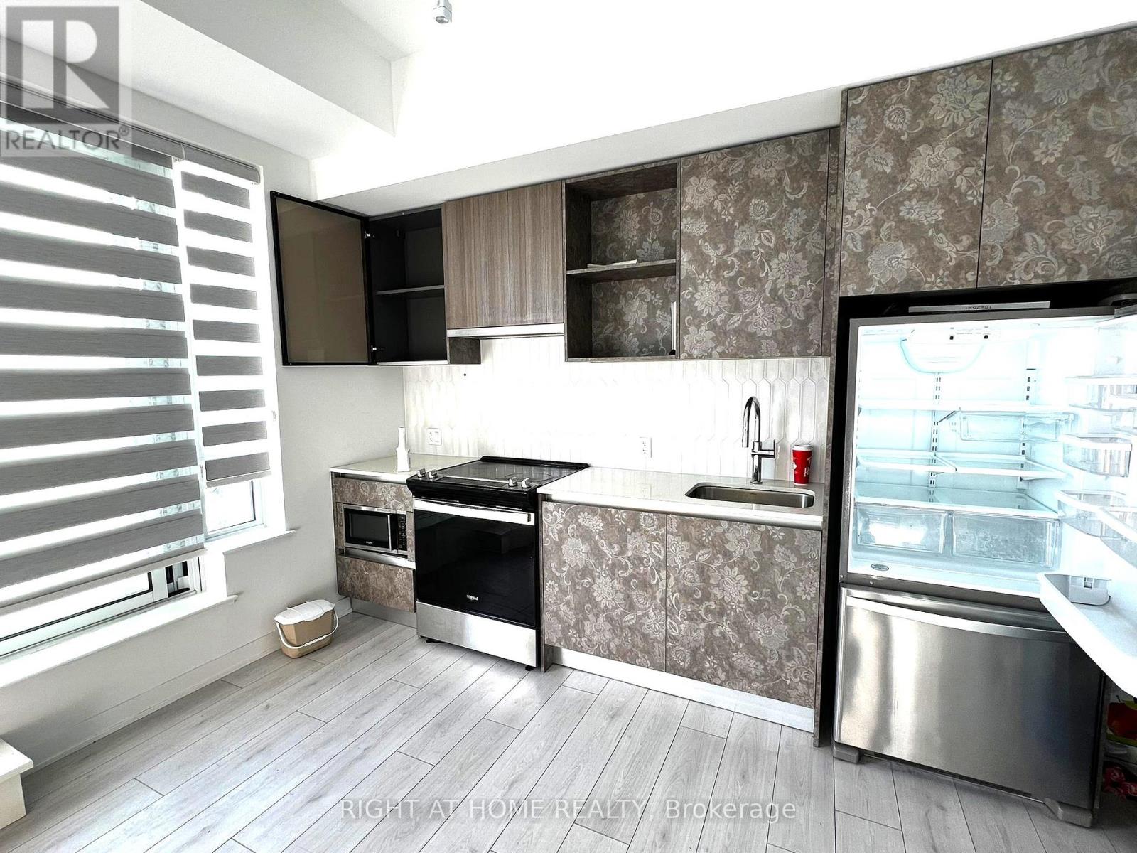 530 - 405 Dundas Street W, Oakville, Ontario  L6M 5P9 - Photo 15 - W12451156