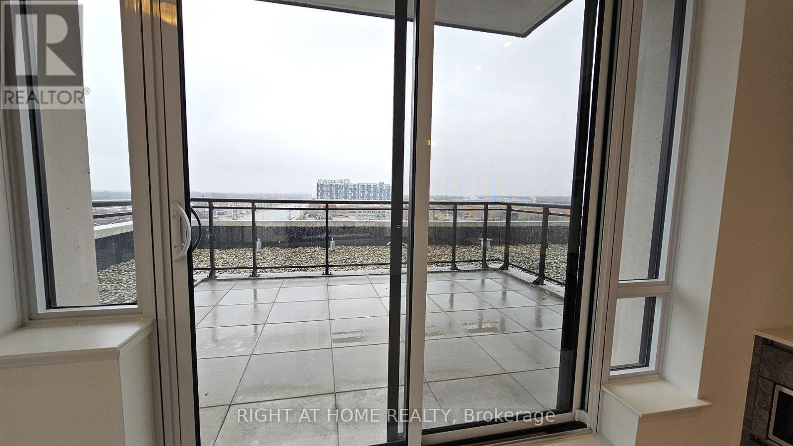 530 - 405 Dundas Street W, Oakville, Ontario  L6M 5P9 - Photo 17 - W12451156