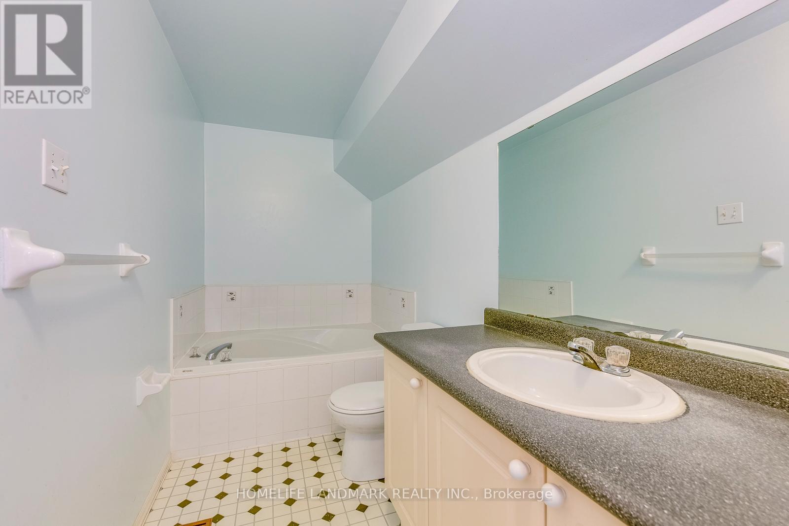 123 - 1050 Bristol Road W, Mississauga, Ontario  L5V 2E8 - Photo 16 - W12451166