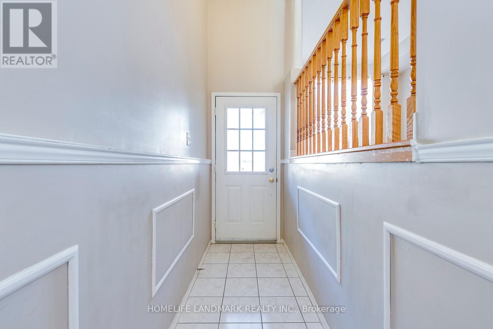 123 - 1050 Bristol Road W, Mississauga, Ontario  L5V 2E8 - Photo 2 - W12451166