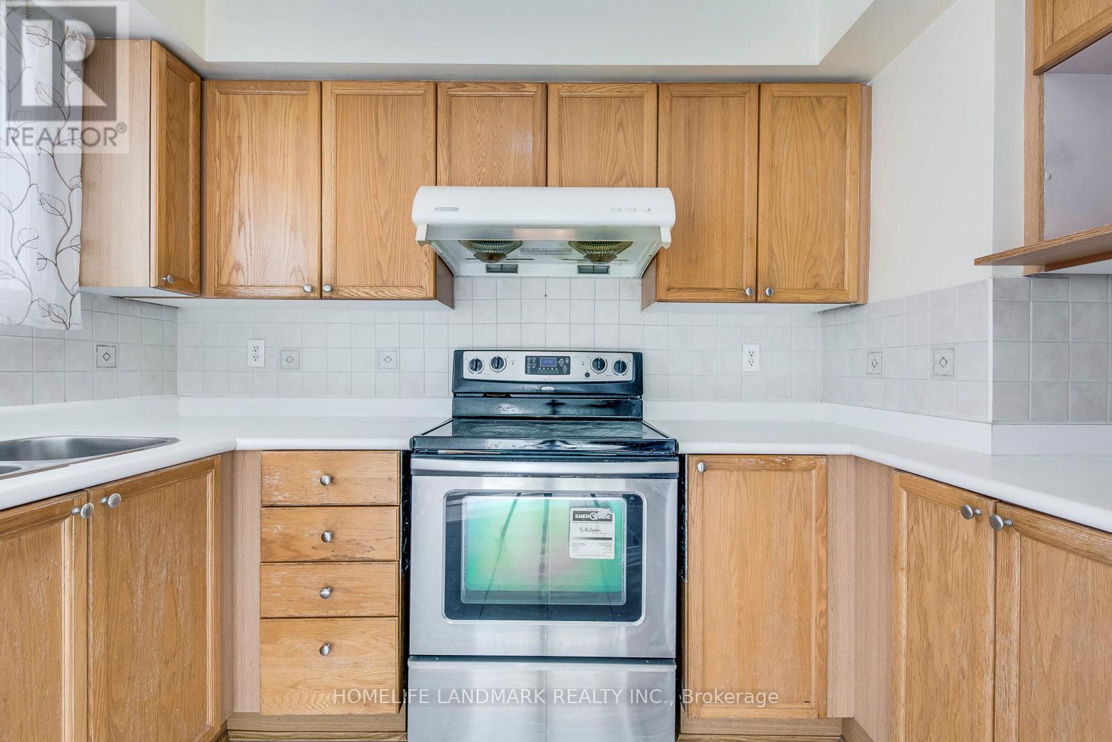 123 - 1050 Bristol Road W, Mississauga, Ontario  L5V 2E8 - Photo 7 - W12451166