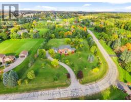 7 FOREST RIDGE CRESCENT