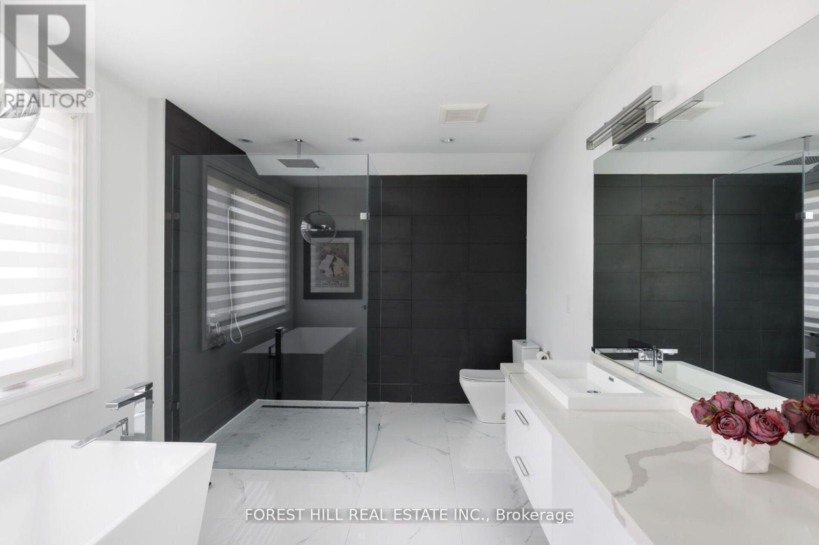 8 Nora Road, Toronto, Ontario  M9A 1C9 - Photo 23 - W12451174