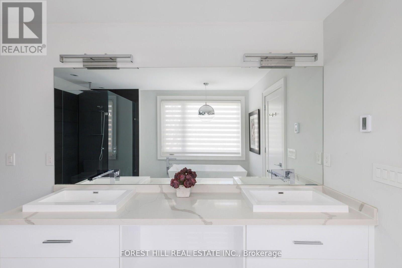 8 Nora Road, Toronto, Ontario  M9A 1C9 - Photo 24 - W12451174