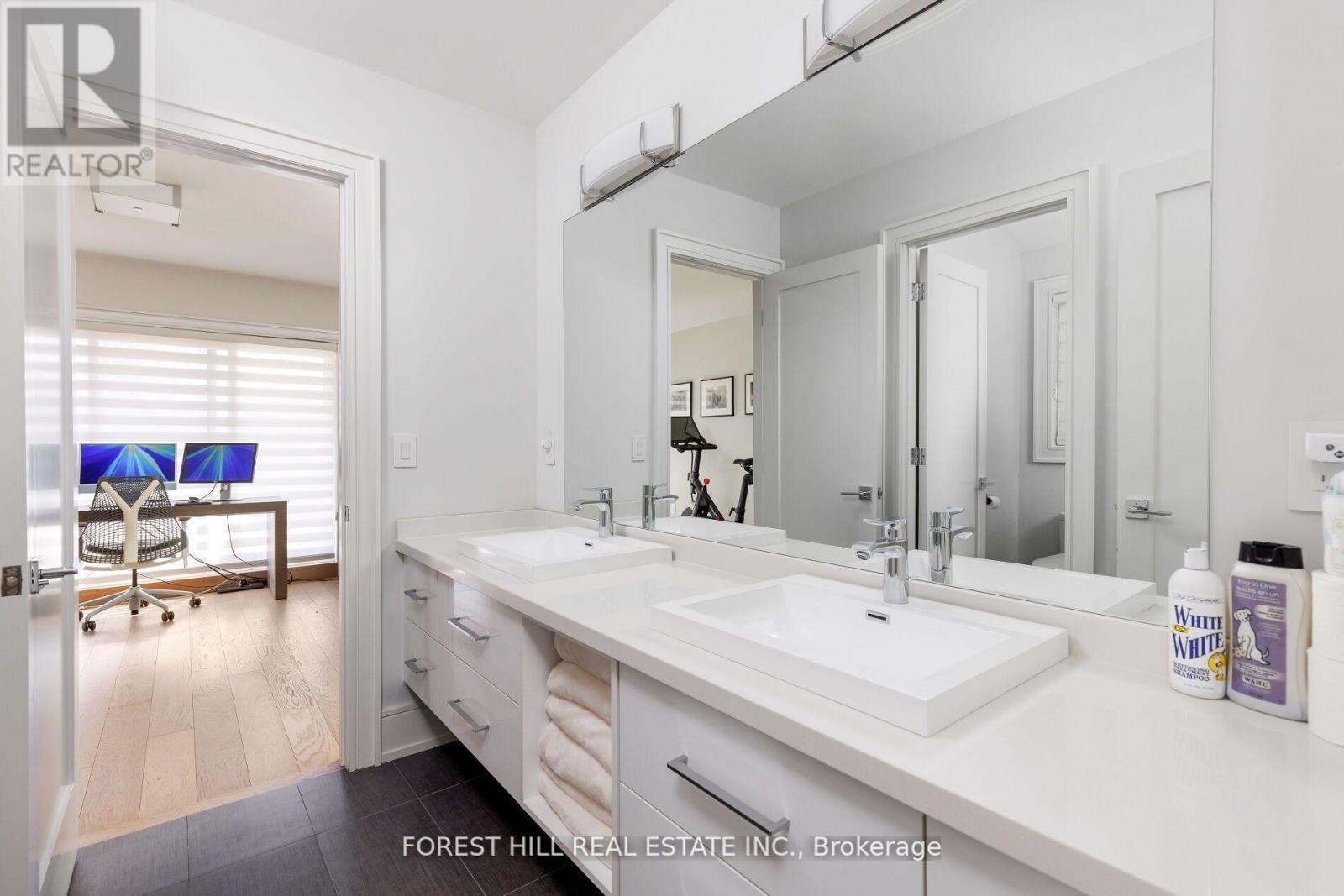 8 Nora Road, Toronto, Ontario  M9A 1C9 - Photo 31 - W12451174
