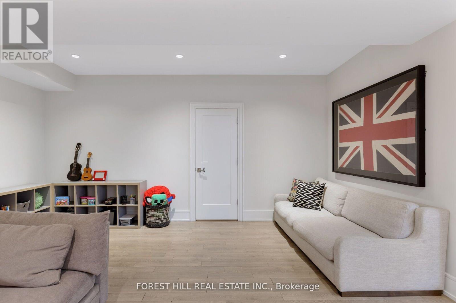 8 Nora Road, Toronto, Ontario  M9A 1C9 - Photo 40 - W12451174