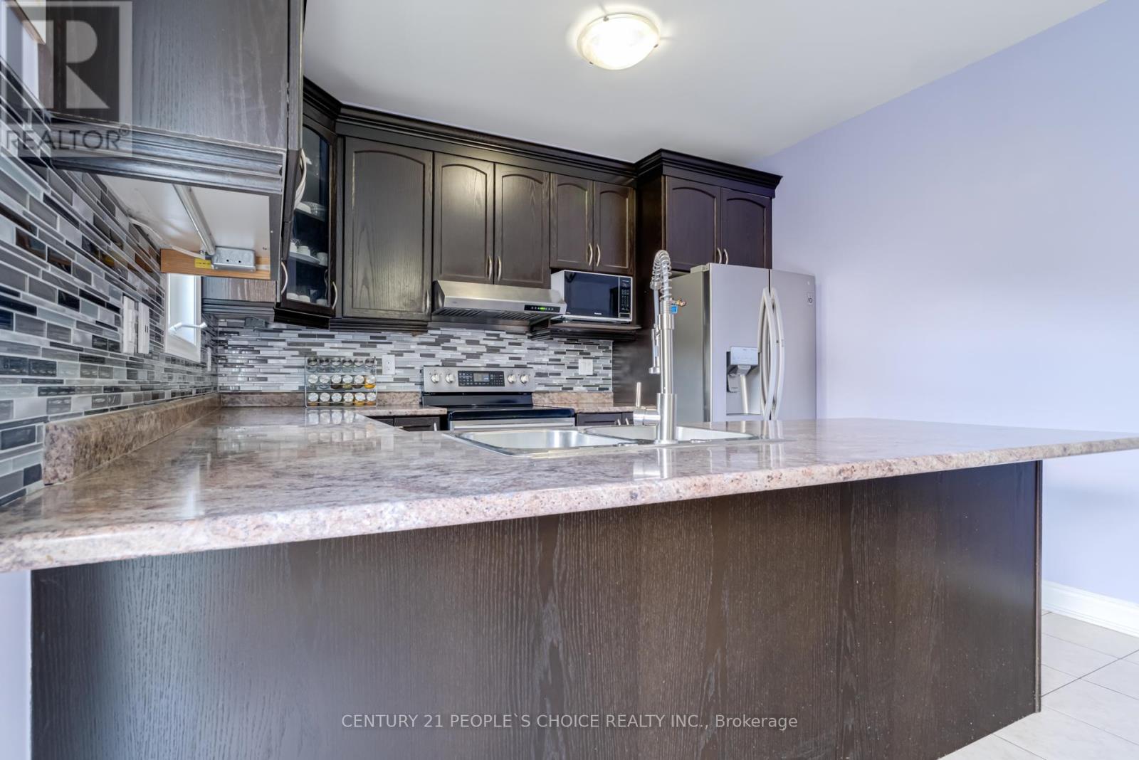 89  Education Road, Brampton, Ontario  L6P 3W3 - Photo 13 - W12451186
