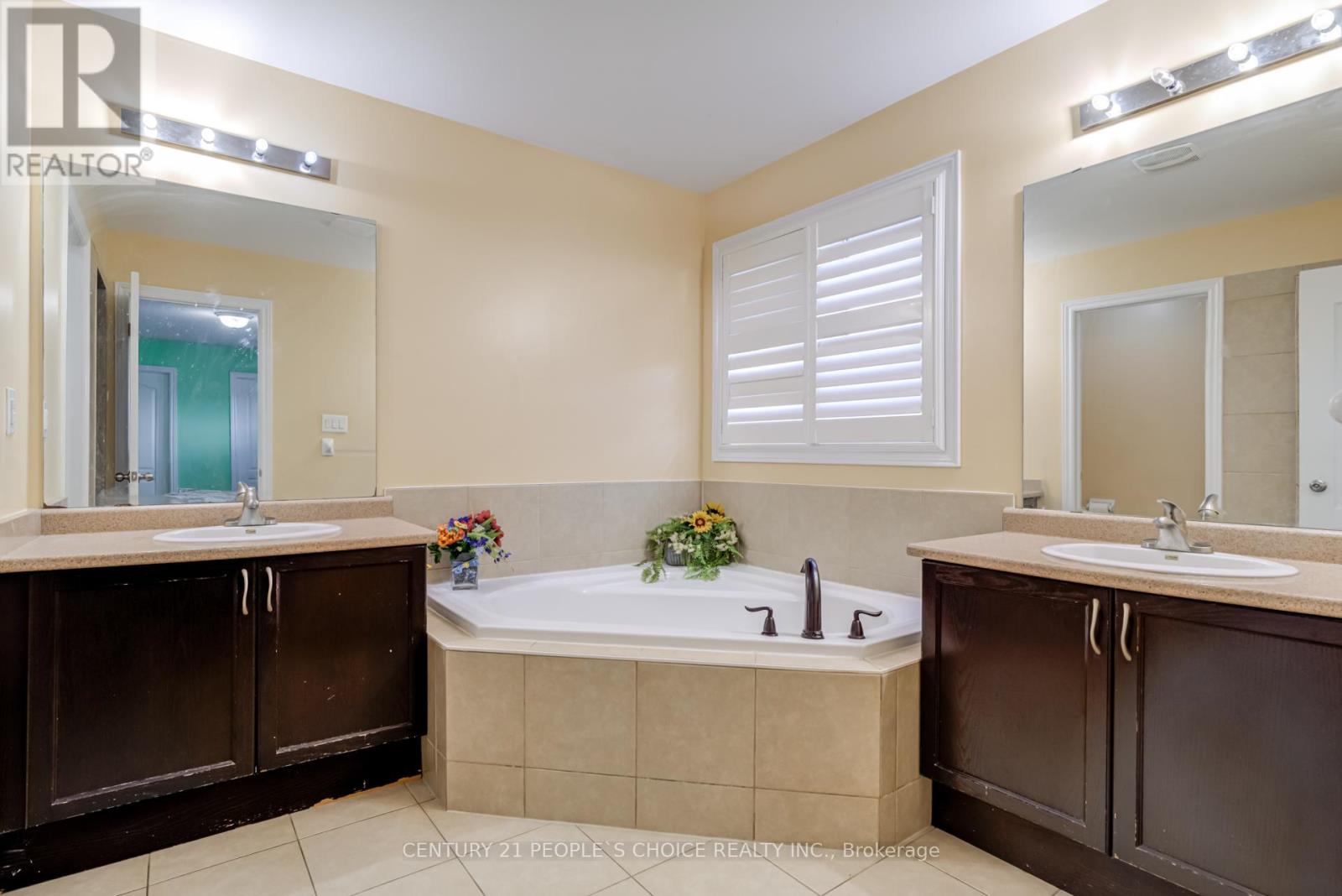 89  Education Road, Brampton, Ontario  L6P 3W3 - Photo 21 - W12451186