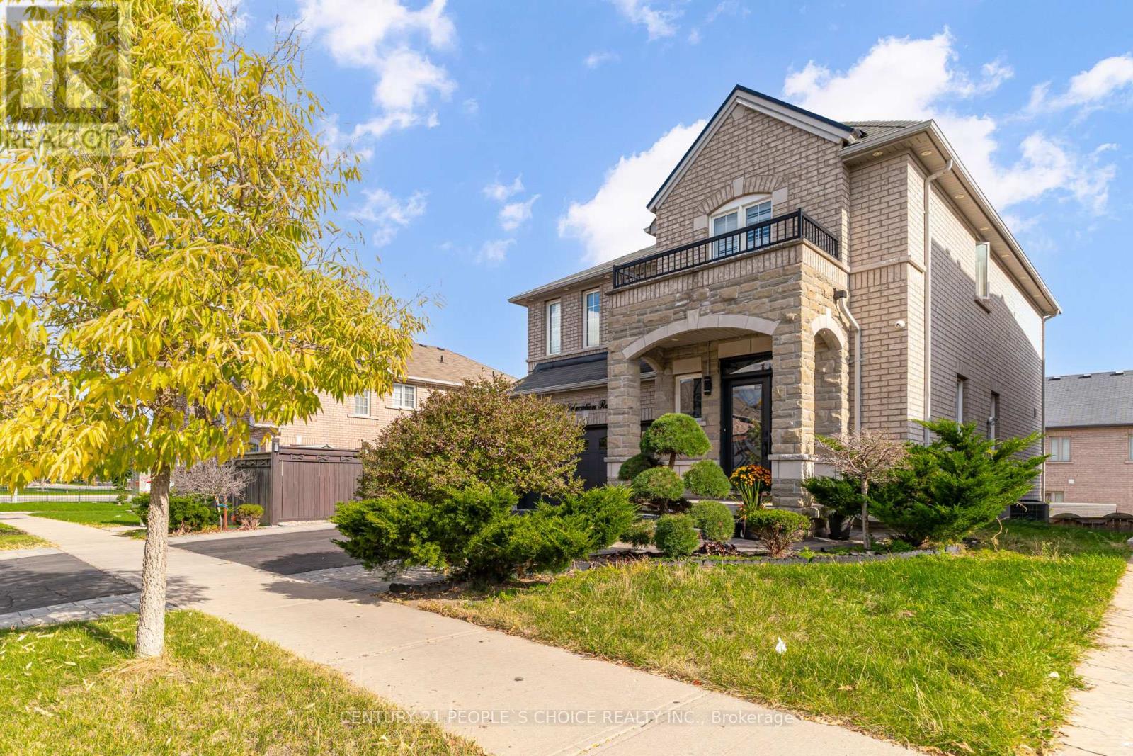 89  Education Road, Brampton, Ontario  L6P 3W3 - Photo 3 - W12451186
