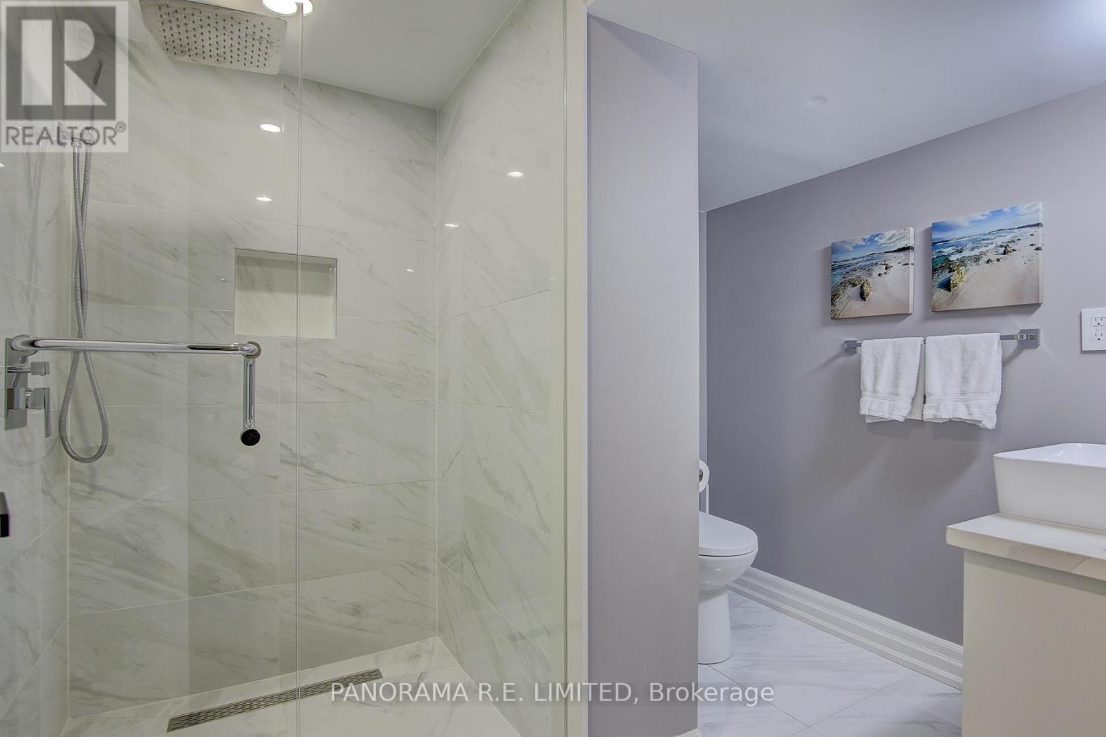 50 Maydolph Road, Toronto, Ontario  M9B 1W5 - Photo 15 - W12451203