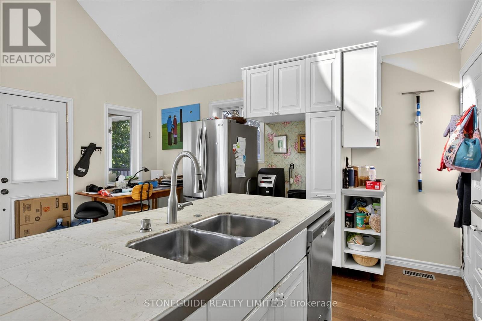 122 Fradette Avenue, Peterborough, Ontario  K9J 1T5 - Photo 10 - X12451245