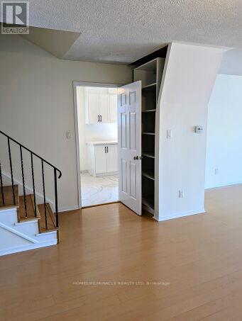 2868 Windjammer Road, Mississauga, Ontario  L5L 1T7 - Photo 16 - W12420696