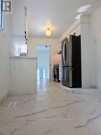 2868 Windjammer Road, Mississauga, Ontario  L5L 1T7 - Photo 13 - W12420696