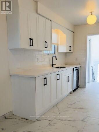 2868 Windjammer Road, Mississauga, Ontario  L5L 1T7 - Photo 11 - W12420696