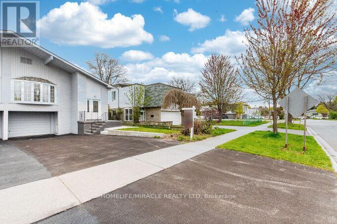 2868 Windjammer Road, Mississauga, Ontario  L5L 1T7 - Photo 2 - W12420696