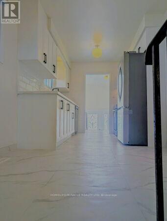2868 Windjammer Road, Mississauga, Ontario  L5L 1T7 - Photo 12 - W12420696