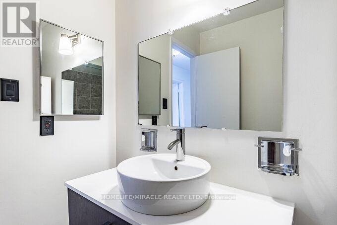 2868 Windjammer Road, Mississauga, Ontario  L5L 1T7 - Photo 28 - W12420696