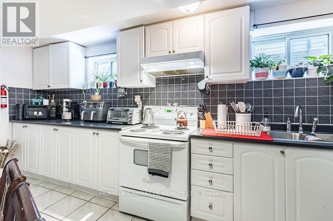 2868 Windjammer Road, Mississauga, Ontario  L5L 1T7 - Photo 40 - W12420696