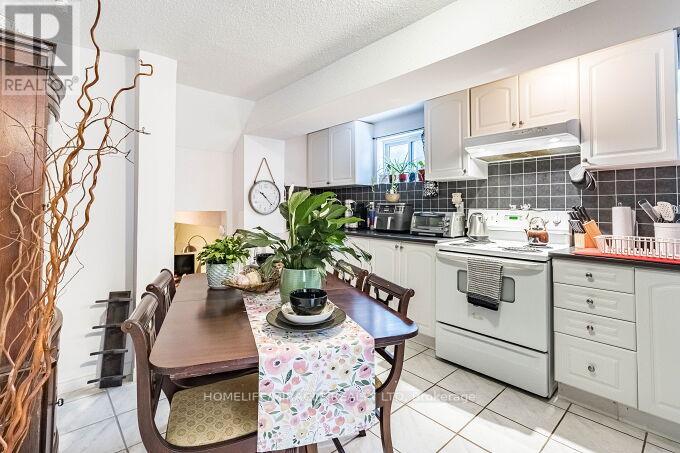 2868 Windjammer Road, Mississauga, Ontario  L5L 1T7 - Photo 39 - W12420696
