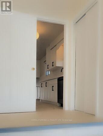 2868 Windjammer Road, Mississauga, Ontario  L5L 1T7 - Photo 5 - W12420696