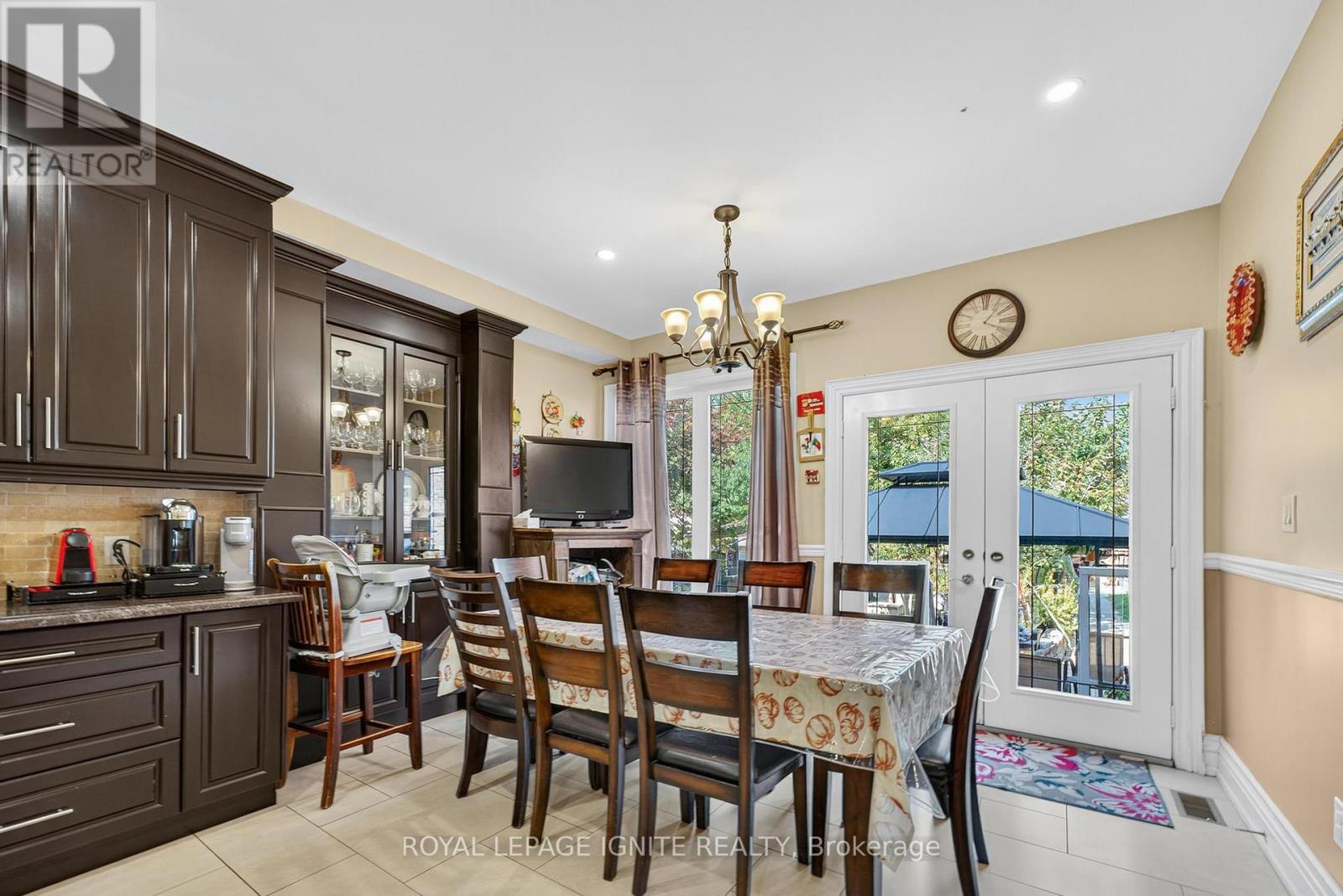 46 Lambton Avenue, Toronto, Ontario  M6N 2S1 - Photo 10 - W12447860