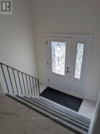 2868 Windjammer Road, Mississauga, Ontario  L5L 1T7 - Photo 4 - W12420696
