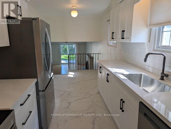 2868 Windjammer Road, Mississauga, Ontario  L5L 1T7 - Photo 8 - W12420696