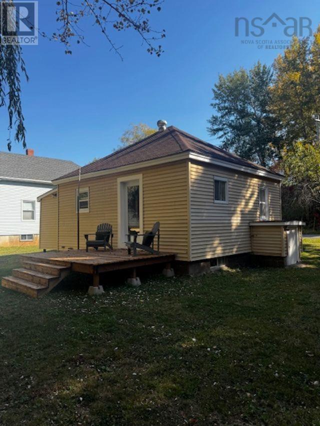 76 Willow Street, Hants Border, Nova Scotia  B0P 1P0 - Photo 3 - 202525385