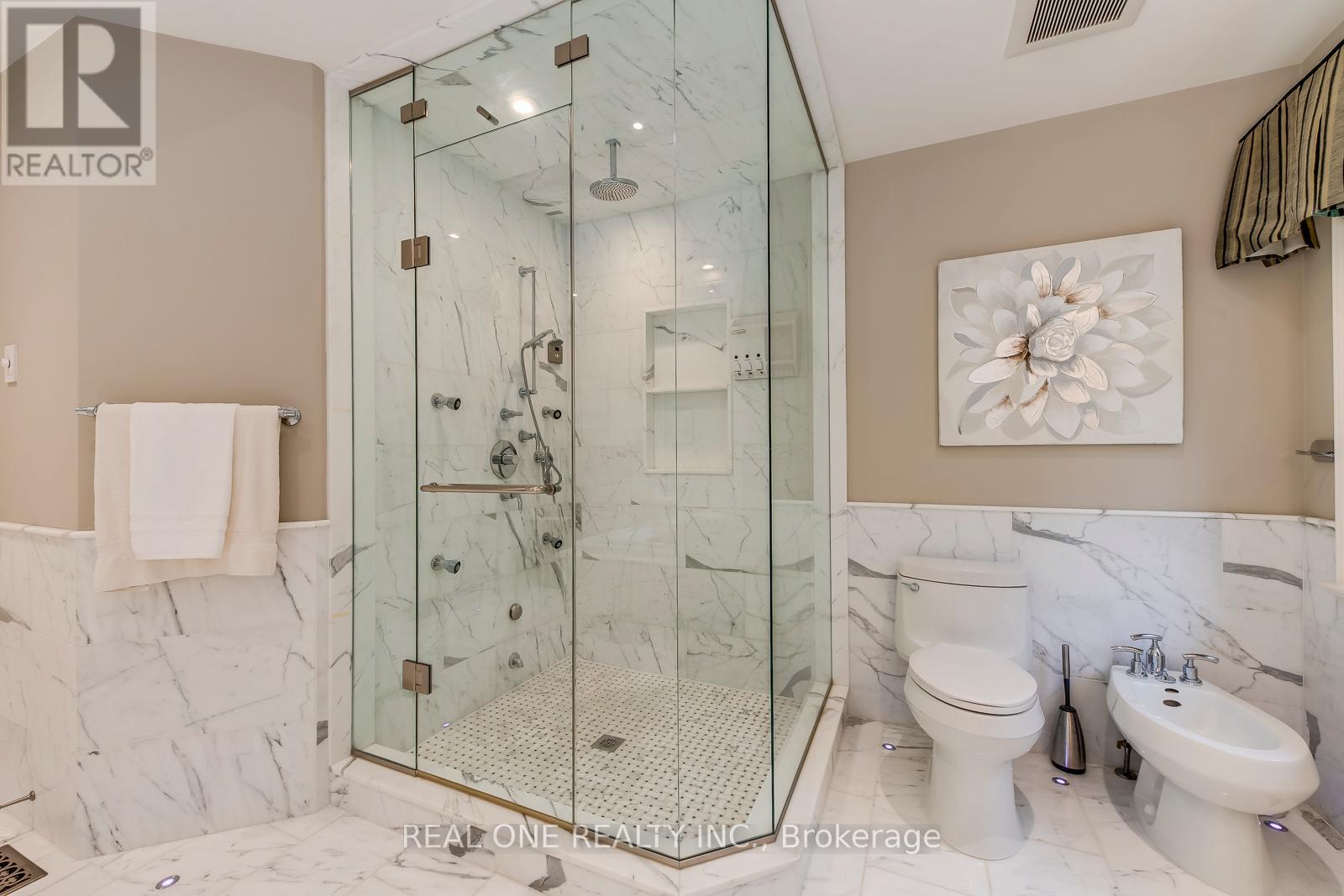 767 Parkland Avenue, Mississauga, Ontario  L5H 3G6 - Photo 27 - W12450419