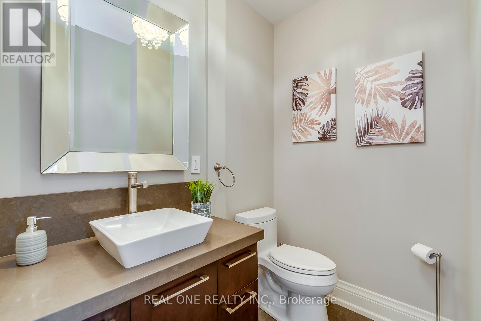 767 Parkland Avenue, Mississauga, Ontario  L5H 3G6 - Photo 20 - W12450419