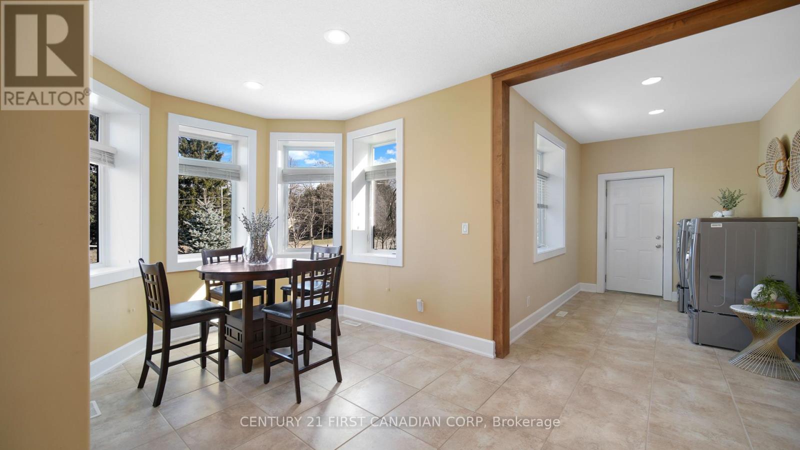 1659 Hamilton Road, London South (South U), Ontario  N6M 1G5 - Photo 16 - X12451240