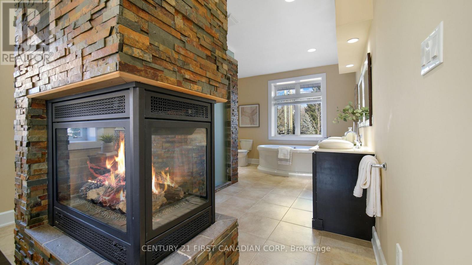 1659 Hamilton Road, London South (South U), Ontario  N6M 1G5 - Photo 21 - X12451240