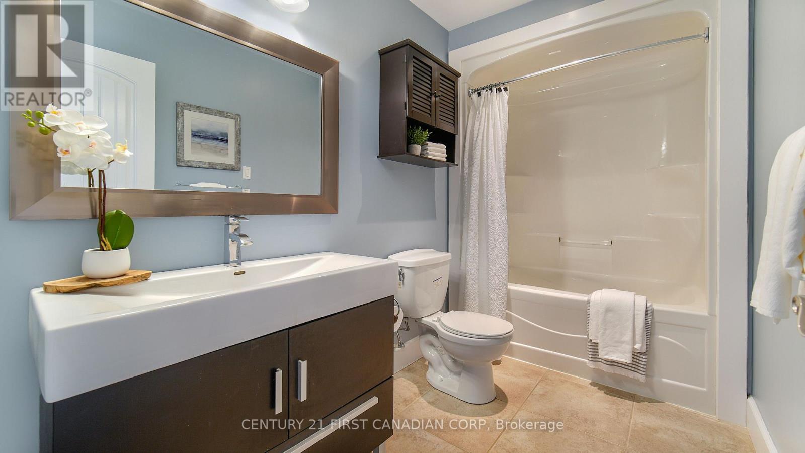 1659 Hamilton Road, London South (South U), Ontario  N6M 1G5 - Photo 32 - X12451240