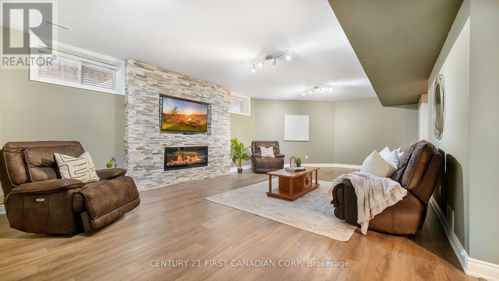 1659 Hamilton Road, London South (South U), Ontario  N6M 1G5 - Photo 34 - X12451240