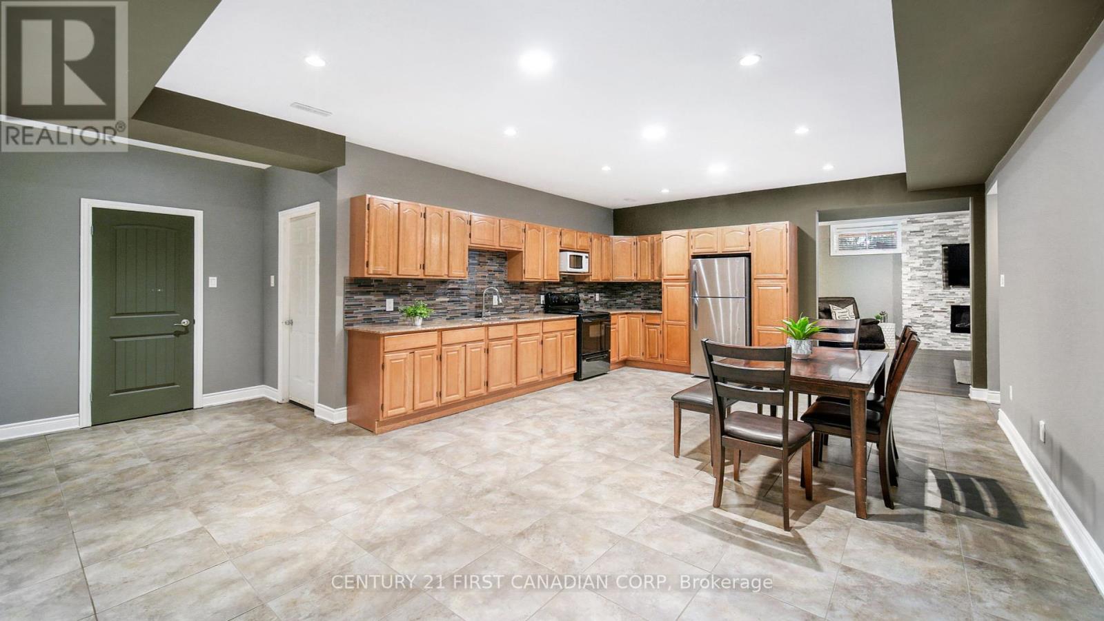 1659 Hamilton Road, London South (South U), Ontario  N6M 1G5 - Photo 41 - X12451240
